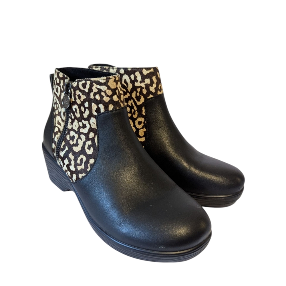 Alegria Women's Ankle boot Serena tundra boot size 39.Shipping with Handle Care